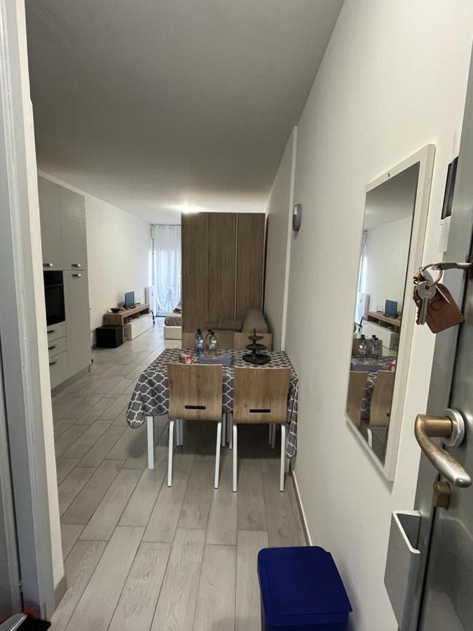 Einaudi Apartment Cologno Monzese Luaran gambar