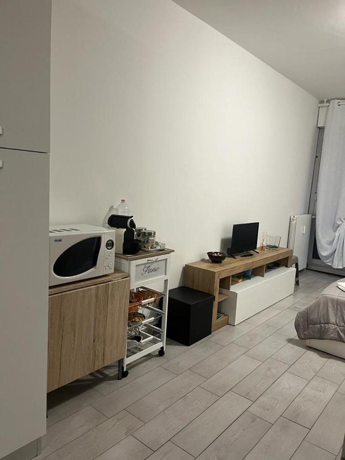 Einaudi Apartment Cologno Monzese Luaran gambar